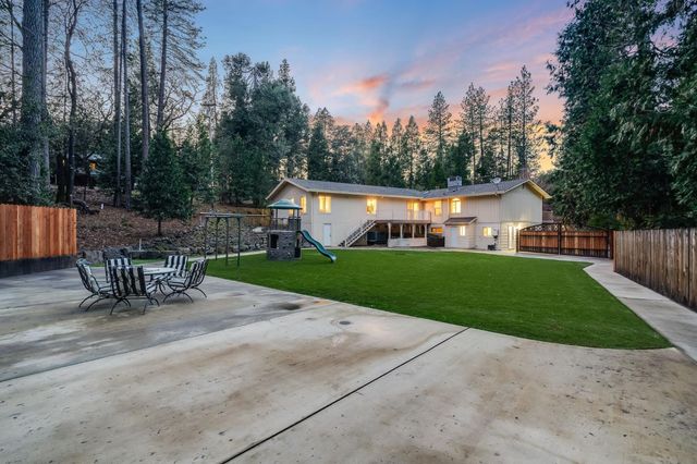 12880 Tabeau Ct, Pine Grove, CA 95665