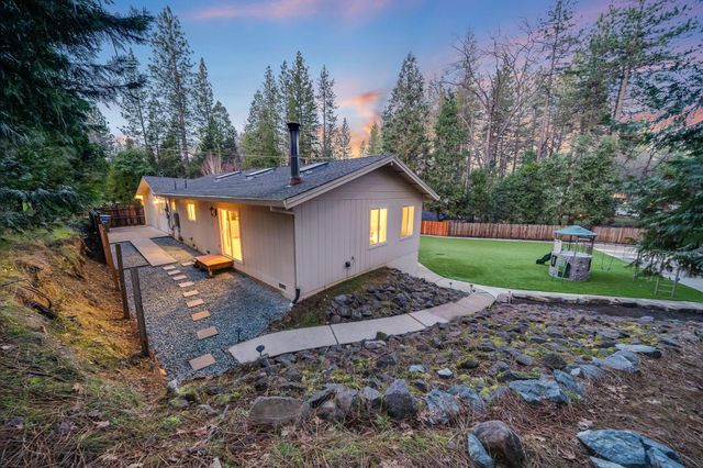 12880 Tabeau Ct, Pine Grove, CA 95665