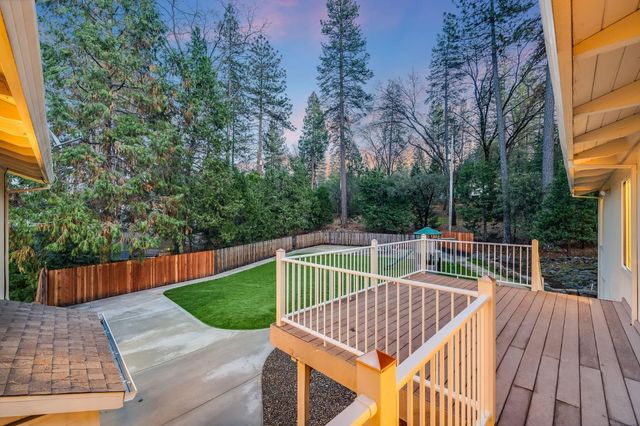 12880 Tabeau Ct, Pine Grove, CA 95665