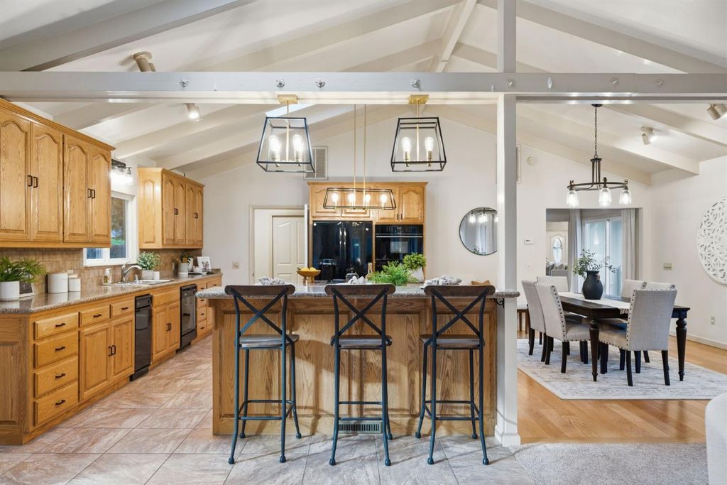 12880 Tabeau Ct, Pine Grove, CA 95665