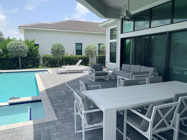 6930 NW 27th Avenue, Boca Raton, FL 33496