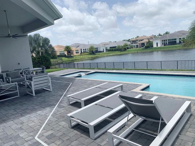 6930 NW 27th Avenue, Boca Raton, FL 33496