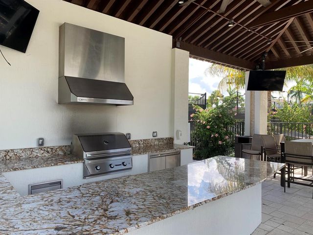6930 NW 27th Avenue, Boca Raton, FL 33496