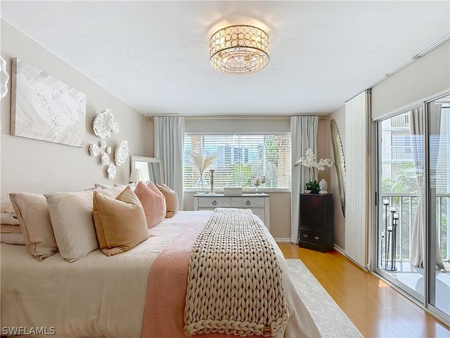 340 Horse Creek DR 208, Naples, FL 34110