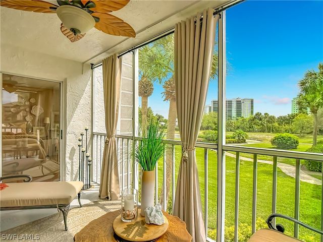 340 Horse Creek DR 208, Naples, FL 34110