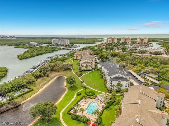 340 Horse Creek DR 208, Naples, FL 34110