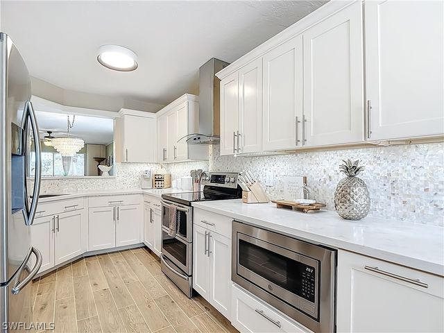 340 Horse Creek DR 208, Naples, FL 34110