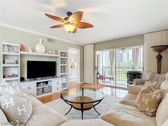 340 Horse Creek DR 208, Naples, FL 34110