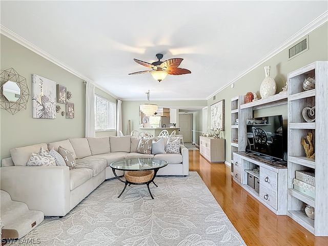 340 Horse Creek DR 208, Naples, FL 34110