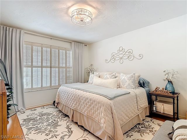 340 Horse Creek DR 208, Naples, FL 34110