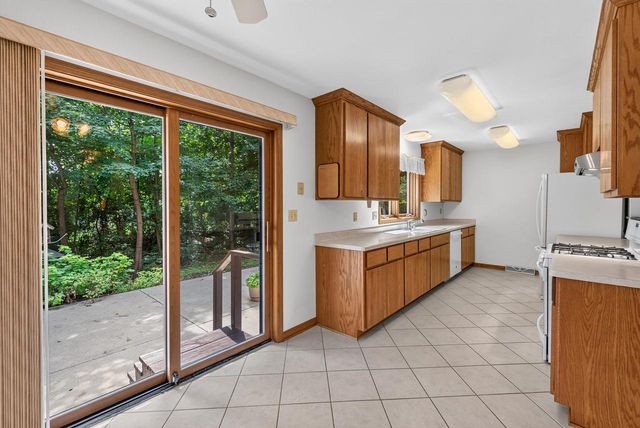 S70W16663 Hedgewood DRIVE, Muskego, WI 53150
