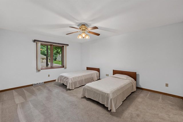 S70W16663 Hedgewood DRIVE, Muskego, WI 53150
