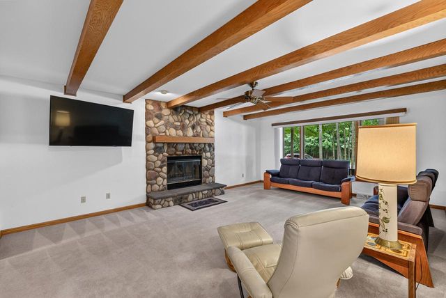 S70W16663 Hedgewood DRIVE, Muskego, WI 53150