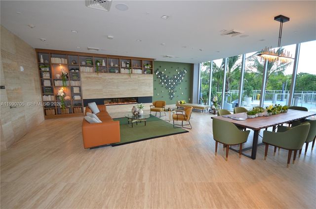 16385 Biscayne Blvd 518, North Miami Beach, FL 33160