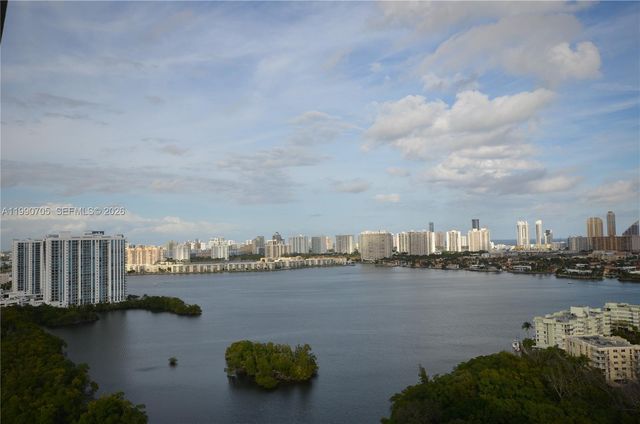 16385 Biscayne Blvd 518, North Miami Beach, FL 33160