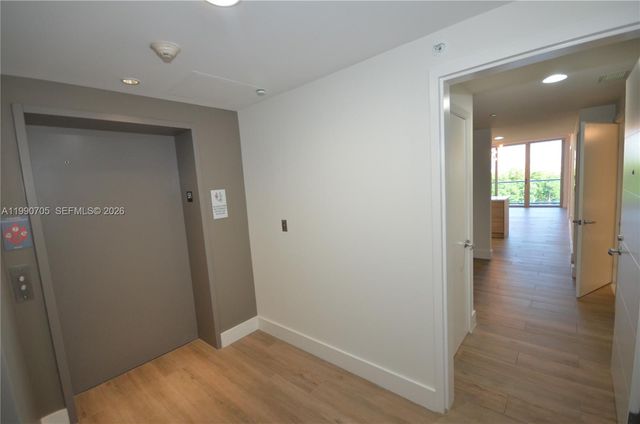 16385 Biscayne Blvd 518, North Miami Beach, FL 33160