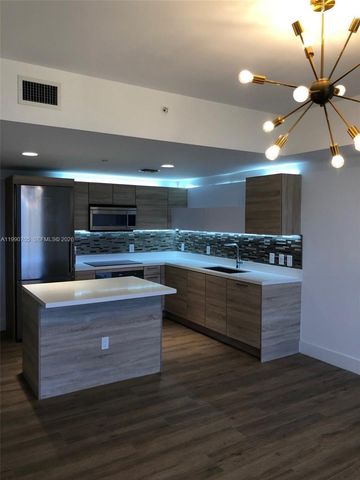 16385 Biscayne Blvd 518, North Miami Beach, FL 33160