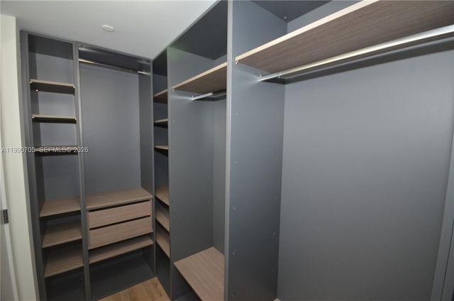 16385 Biscayne Blvd 518, North Miami Beach, FL 33160