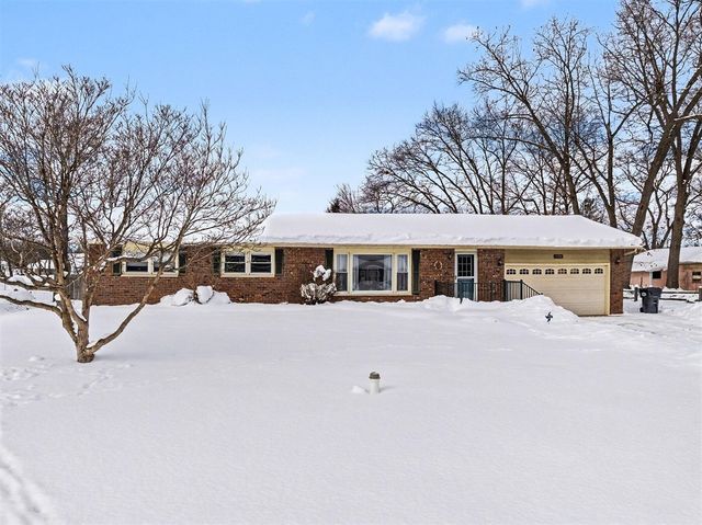 35908 Riverview Drive, Paw Paw, MI 49079