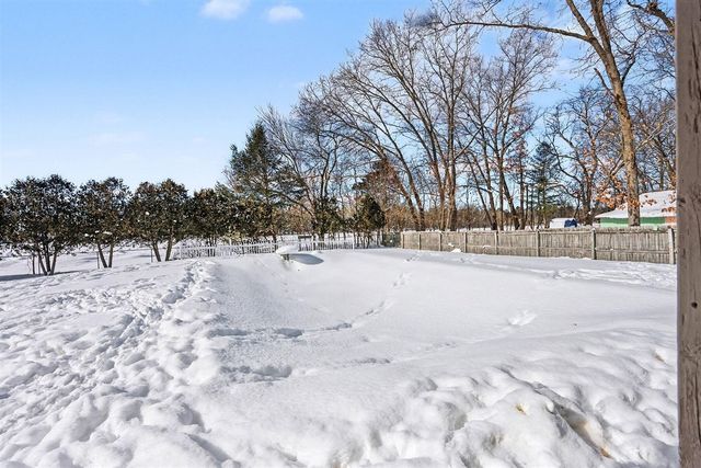 35908 Riverview Drive, Paw Paw, MI 49079