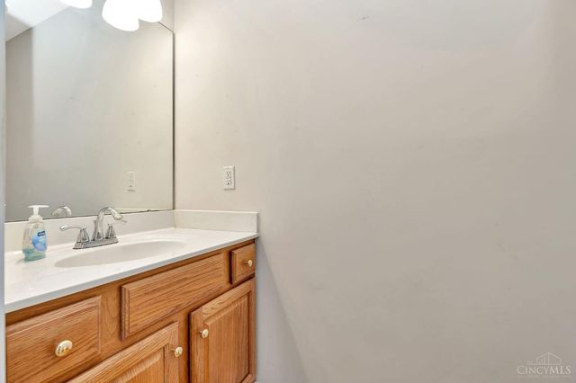 7757 Austin Ridge Drive, Cincinnati, OH 45247