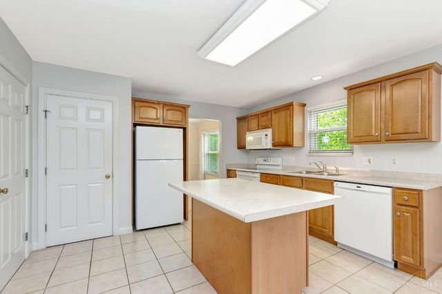 7757 Austin Ridge Drive, Cincinnati, OH 45247