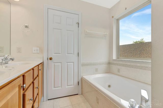 7757 Austin Ridge Drive, Cincinnati, OH 45247