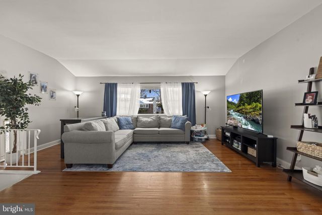 402 BRUCE RD, Cherry Hill, NJ 08034