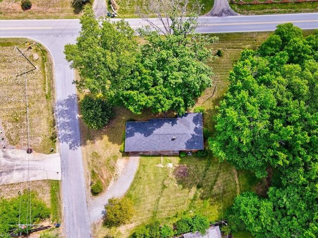 3500 E Lee Street, Greensboro, NC 27406
