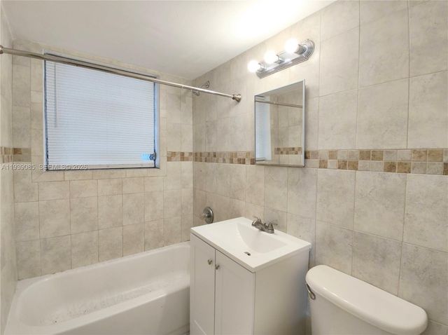 1565 SW 6th Street, Miami, FL 33135
