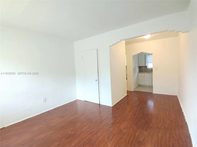 1565 SW 6th Street, Miami, FL 33135