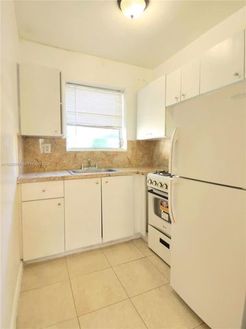 1565 SW 6th Street, Miami, FL 33135