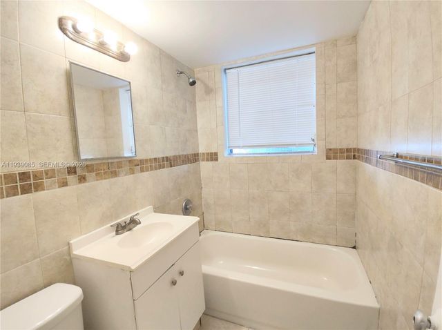 1565 SW 6th Street, Miami, FL 33135