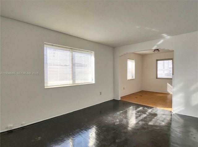 1565 SW 6th Street, Miami, FL 33135