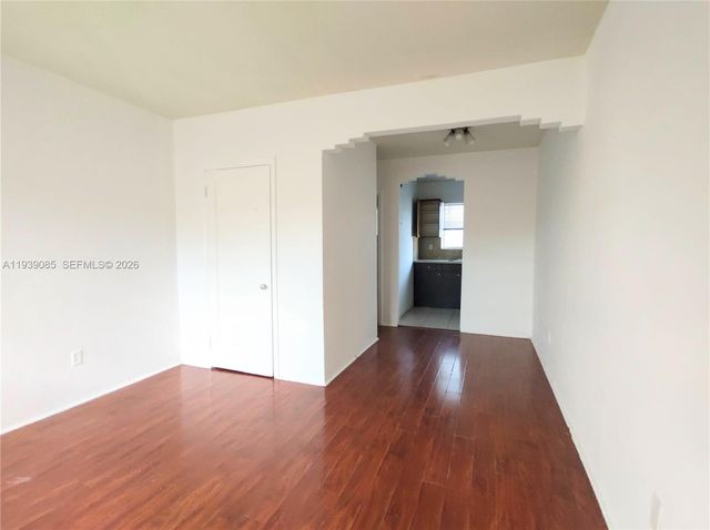 1565 SW 6th Street, Miami, FL 33135