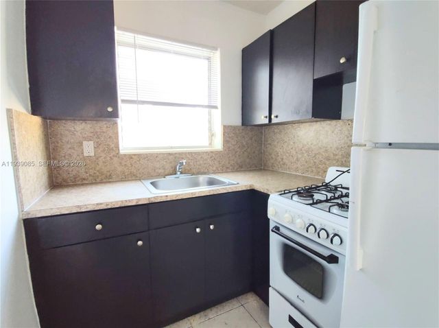 1565 SW 6th Street, Miami, FL 33135