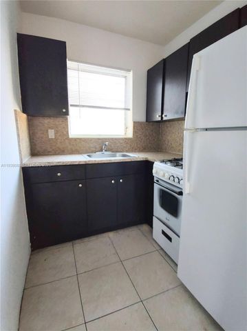 1565 SW 6th Street, Miami, FL 33135