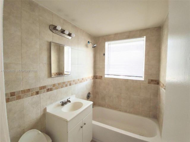 1565 SW 6th Street, Miami, FL 33135