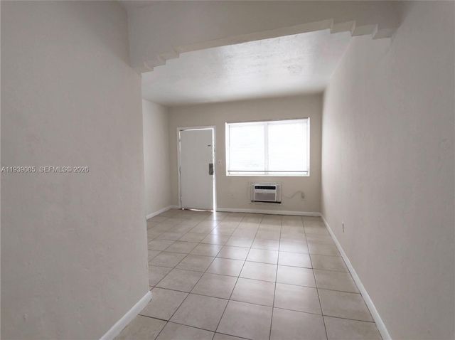 1565 SW 6th Street, Miami, FL 33135