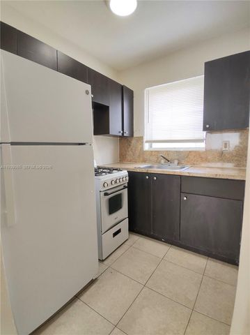 1565 SW 6th Street, Miami, FL 33135