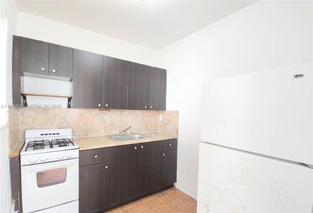 1565 SW 6th Street, Miami, FL 33135