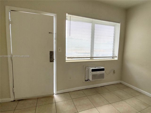 1565 SW 6th Street, Miami, FL 33135