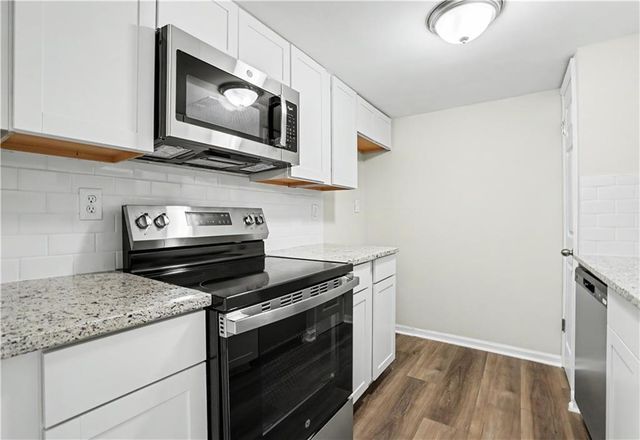 1074 New Haven Drive SW, Marietta, GA 30064