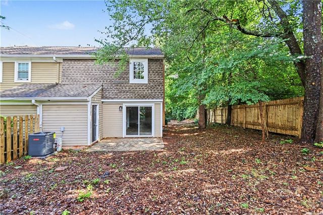1074 New Haven Drive SW, Marietta, GA 30064