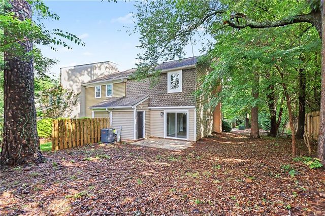 1074 New Haven Drive SW, Marietta, GA 30064