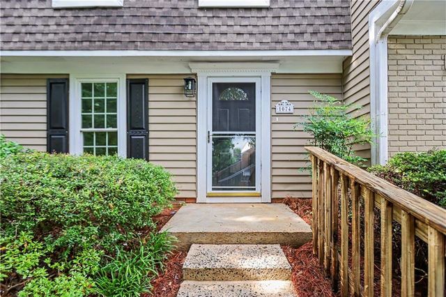 1074 New Haven Drive SW, Marietta, GA 30064