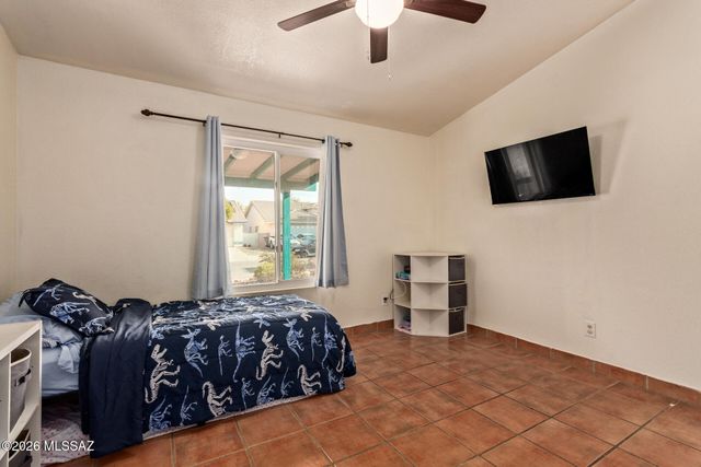 7992 S Lennox Lane, Tucson, AZ 85747