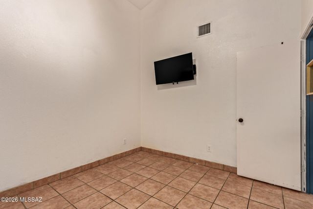 7992 S Lennox Lane, Tucson, AZ 85747