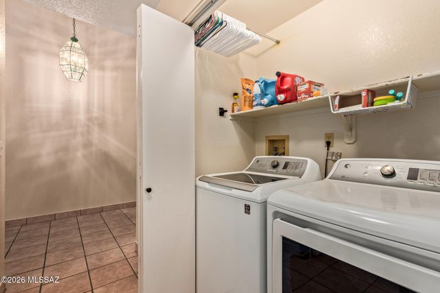 7992 S Lennox Lane, Tucson, AZ 85747