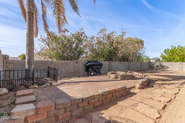 7992 S Lennox Lane, Tucson, AZ 85747